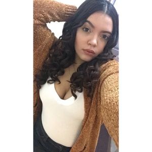 Meet your Posher, Ari